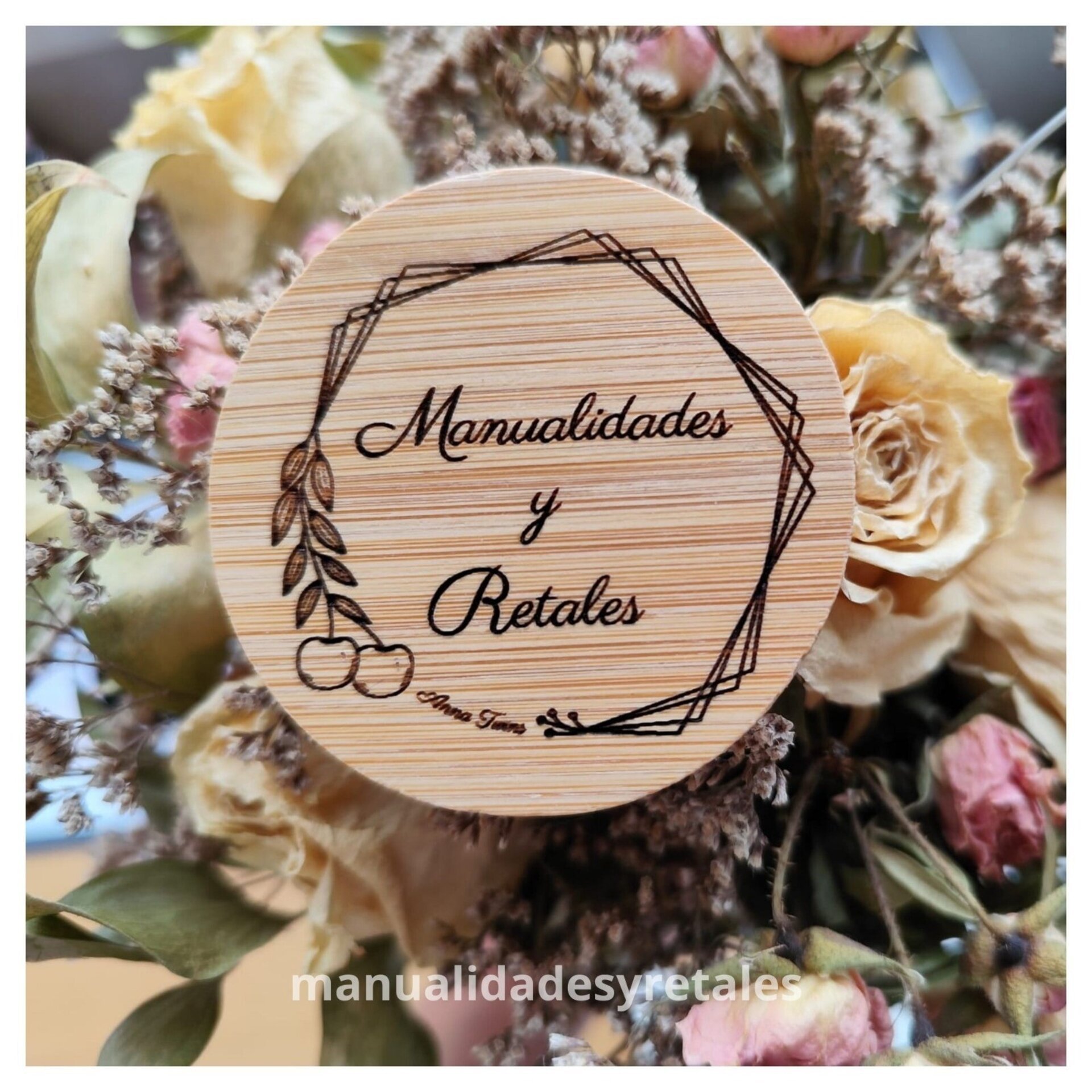 Abrebotellas imantado de bambú logo empresa - 5